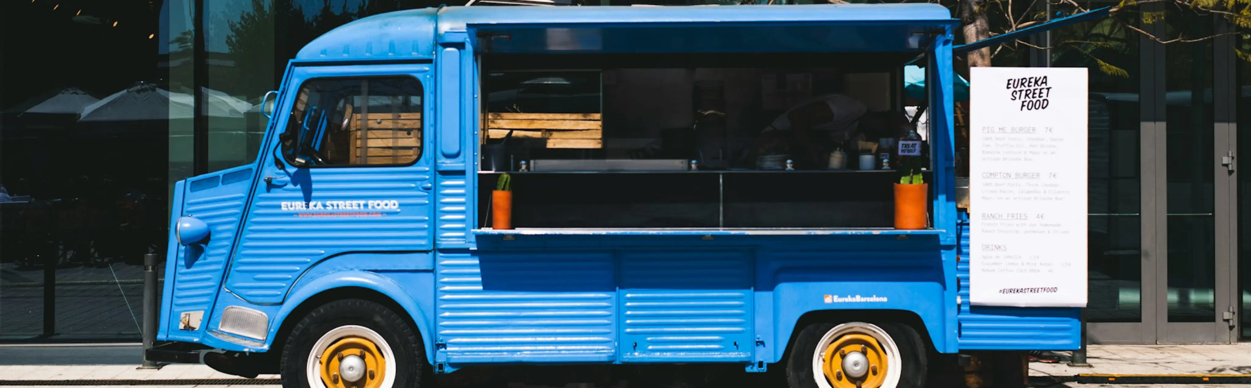 A food truck, one of the many success stories of pop-ups and short term retail